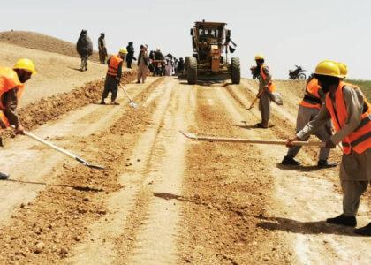 کار پنج پروژۀ انکشافی در سمنگان آغاز شد