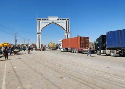 لایحۀ جدید برای کرایۀ موترهای باربری در مرز ابریشم؛ خرسندی تجار، نارضایتی راننده‌گان