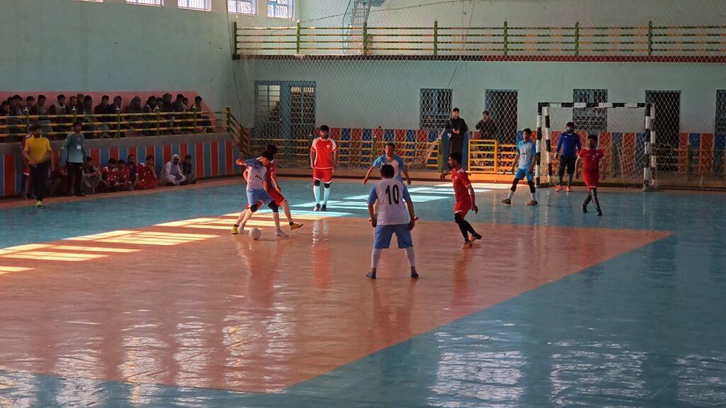 مسابقات لیگ دسته ‌اول فوتسال ولسوالی دولت‌یار غور با قهرمانی تیم «شیران سیاه‌کوه» پایان یافت