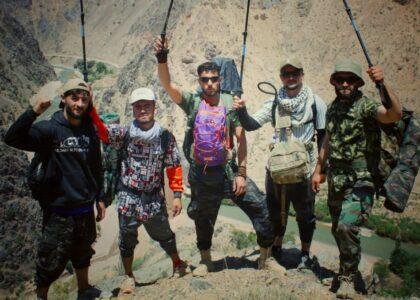 تیم کوهنوردی «جام‌غور» یکی از بلندترین قله‌های درهٔ جام را صعود کرد