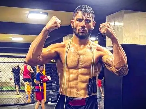 واحدالله نژند به مصاف حریف تاجکستانی‌اش‌ می‌رود