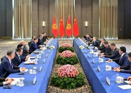 رئیس‌جمهور چین: باید به توسعه و بازسازی افغانستان کمک کنیم