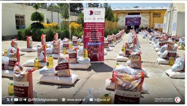 توزیع مواد غذایی و غیرغذایی برای بیش از ۲۰۰ خانوادۀ بی‌سرپرست در فاریاب