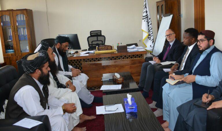 Afghan, British officials discuss returnees’ problems