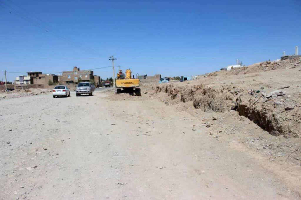 کار ساخت یک سرک به هزینۀ بیش از ۲۳ میلیون افغانی در شهر هرات آغاز شد