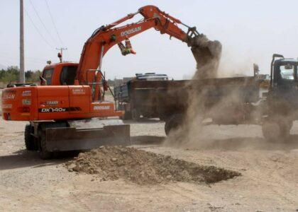 کار ساخت یک سرک به هزینۀ ۲۷ میلیون افغانی در شهرهرات آغاز شد