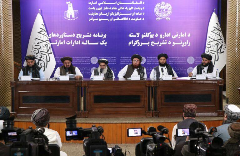 وزارت صحت: سال گذشته ۳۸۸ قرارداد بزرگ و کوچک به ارزش بیش از ۱.۲ میلیارد افغانی امضاء شده‌است