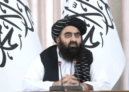 متقي: نړۍوال دې بشري موضوعات له سياسي مسایلو سره نه ګډوي