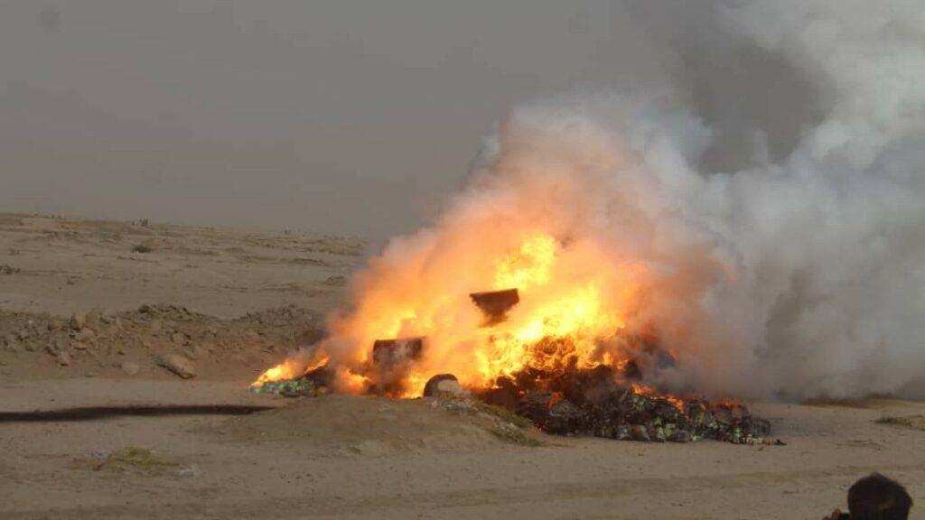 کشف و هدر ۱۲ تُن مواد مخدر و ۳۲ تُن مواد غذایی تاریخ‌گذشته در نیمروز