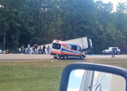 واژگون‌شدن یک بس گردشگری در امریکا جان پنج تن را گرفت و ده‌ها زخمی برجا گذاشت