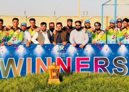 رقابت‌های انترکلب کرکت بلخ با قهرمانی تیم «داوود غنی» به پایان رسید