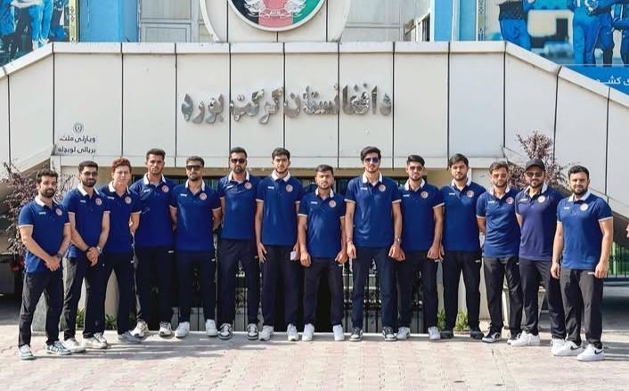 د افغانستان کرکټ ملي لوبډله متحده عربي اماراتو ته ولاړه