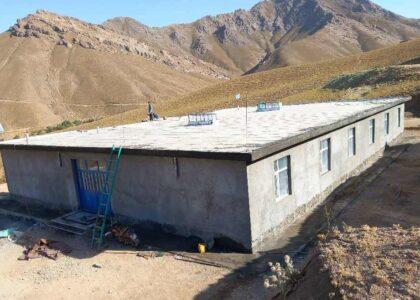 تعمیر یک مکتب به هزینۀ شخصی مردم در دایکندی ساخته شد