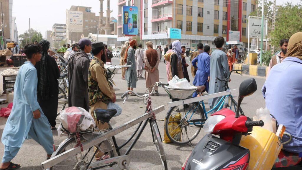 هرات کې یو شمېر کارګران: د کډوالو له راستنېدو سره کارونه محدود او د ورځ‌مزدورۍ کچه ټیټه شوې