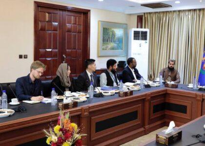 مولوی عبدالکبیر با نمایندۀ سازمان بین‌المللی مهاجرت در مورد حمایت از مهاجرین افغان گفتگو کرد