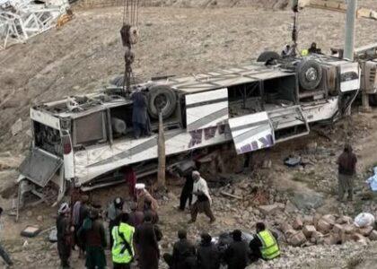25 dead, 27 injured as bus overturns in Kabul