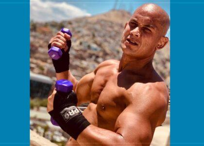 بازمحمد مبارز برای نخستین‌بار در رقابت‌های موی‌تای به میدان می‌رود