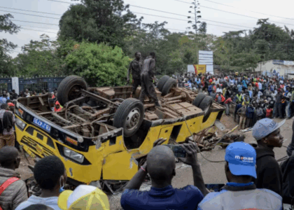 حادثۀ ترافیکی در کنیا دست‌کم ۵۰ کشته و زخمی برجا گذاشت