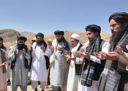 کار ساخت تعمیر یک مکتب به هزینۀ شخصی مردم در غزنی آغاز شد