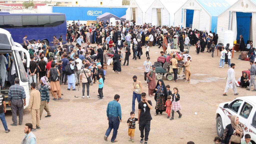 تېره ورځ څه باندې ۵۰۰۰ افغانان هېواد ته راستانه شوي