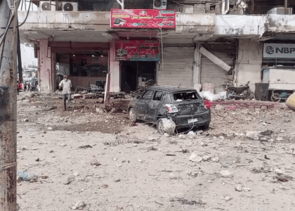 د پاکستان کراچۍ کې د اورلوبې توکو یوه ګودام کې چاودنې دوه کسان وژلي او ۳۳ نور ټپیان دي