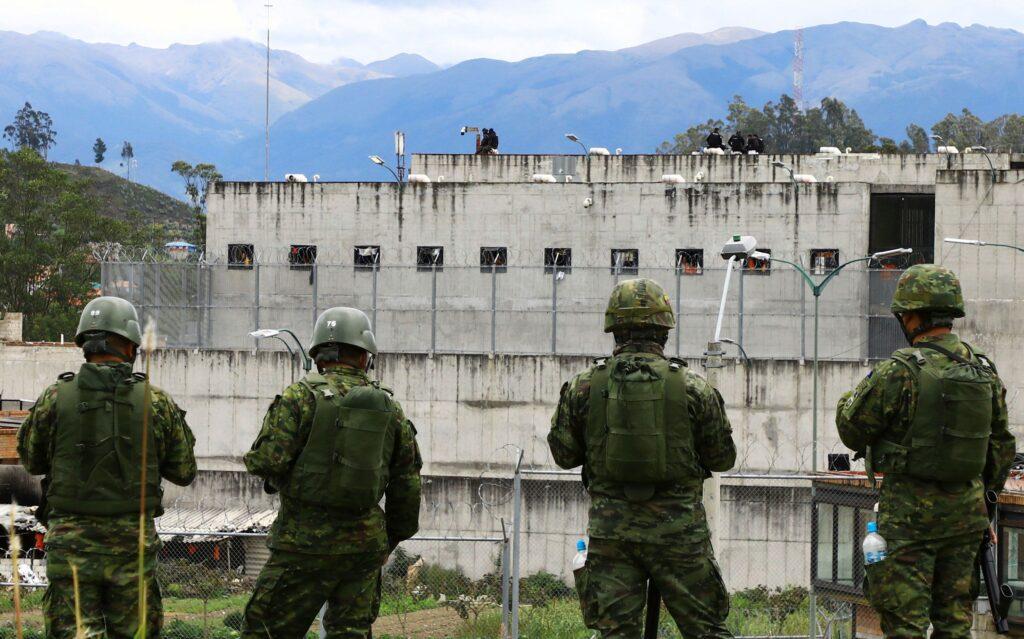 14 dead, 14 injured in Ecuador prison riot