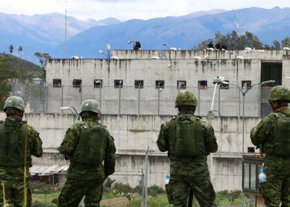 14 dead, 14 injured in Ecuador prison riot