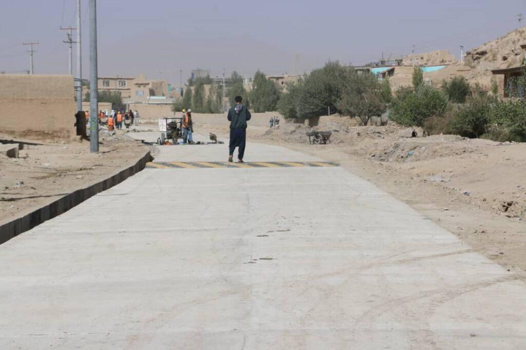 غزني کې د درېیو رغنیزو پروژو چارې بشپړې او ګټې اخیستنې ته وسپارل شوې