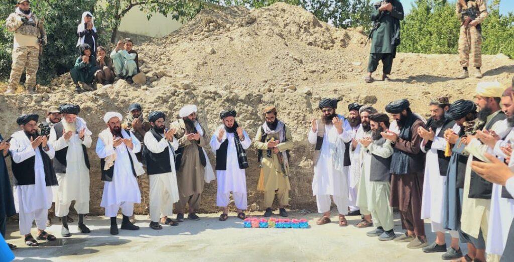 لوګر کې خرقې شریفې ته د ۳۴ میلیون افغانیو په لګښت ودانۍ جوړېږي