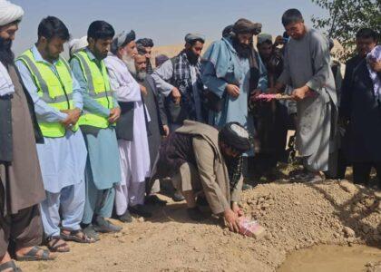 کار ساخت هفت شبکۀ آبرسانی به ارزش ۵۲ میلیون افغانی در سرپل آغاز شد