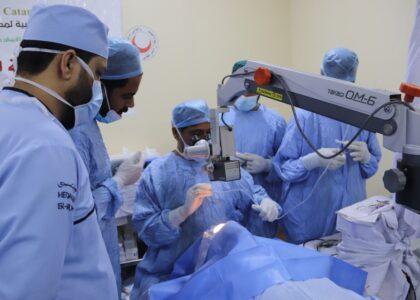 کندهار کې د یوه خیریه بنسټ له لوري د سترګو د څه باندې څلور زره ناروغانو وړیا درملنه وشوه