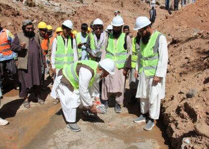 کار سه پروژۀ زیربنایی به هزینۀ نزدیک به ۴۳ میلیون افغانی در بامیان آغاز شد