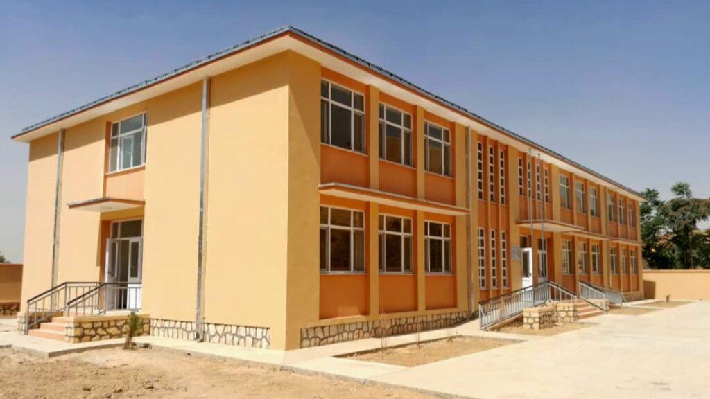 فاریاب کې د یوه ښوونځي ودانۍ ګټې اخیستنې ته وسپارل شوه