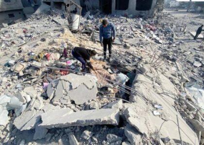 غزه کې د اسرائیلو تازه بریدونه؛ په تېرو ۲۴ ساعتونو کې ۶۱ کسانو ژوند له لاسه ورکړی