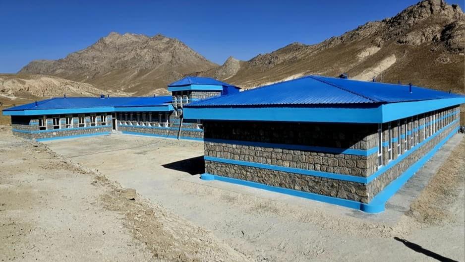 د غزني په جاغوري کې د خلکو په شخصي لګښت دوو ښوونځیو ته ودانۍ جوړې شوې