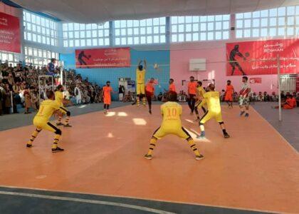 رقابت‌های لیگ برتر والیبال میان ۱۲ تیم در غزنی آغاز شد