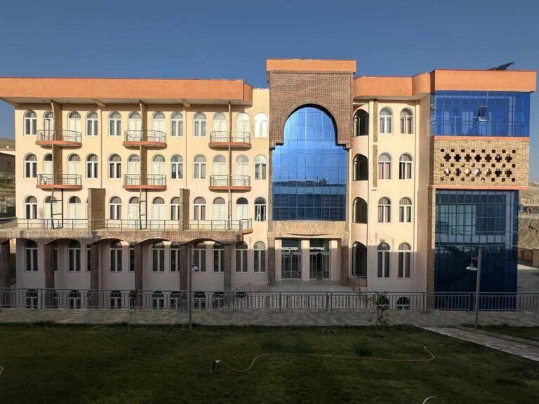 یک هوتل به هزینۀ ۱۲۰ میلیون افغانی به‌هدف توسعۀ گردشگری در بامیان ساخته شد