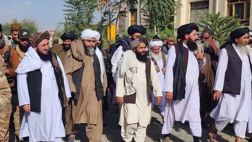 لوګر کې د مسافروړونکو موټرو لپاره معیاري تم‌ځای جوړېږي