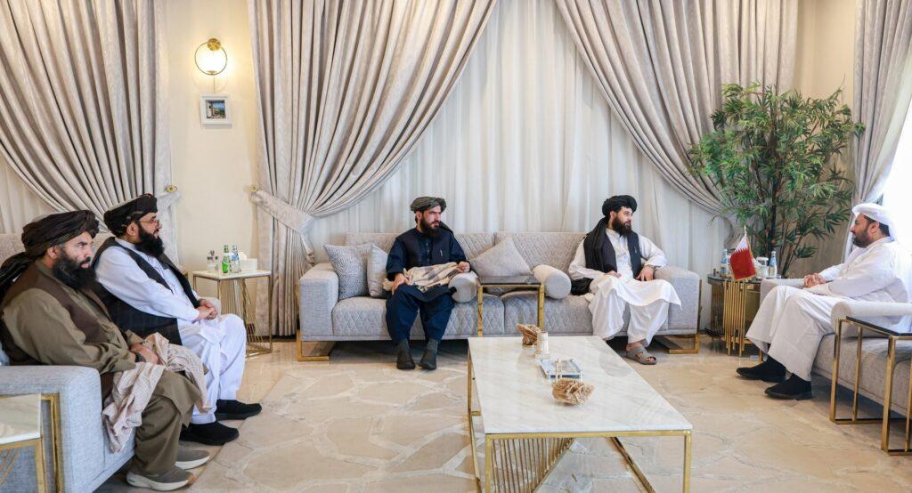 د ملي دفاع وزیر مولوي محمدیعقوب مجاهد قطر ته سفر کړی