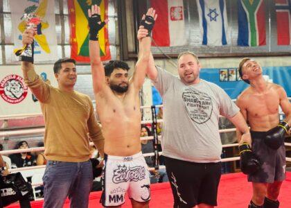 نثاراحمد قاضی‌خانی در رقابت‌های کیک‌بوکسینگ امریکا حریف تایلندی خود را شکست داد