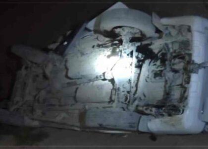 سمنګان کې د ترافیکي پېښې له امله درې کسان مړه او دوه نور ټپیان شوي