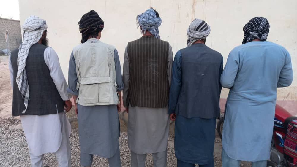 پنج ‌تن در پیوند به شکار پرنده‌گان و یک تن به اتهام جادوگری در سمنگان بازداشت شدند