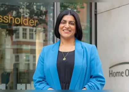 یک زن مسلمان پاکستانی‌تبار وزیر داخلۀ بریتانیا شد