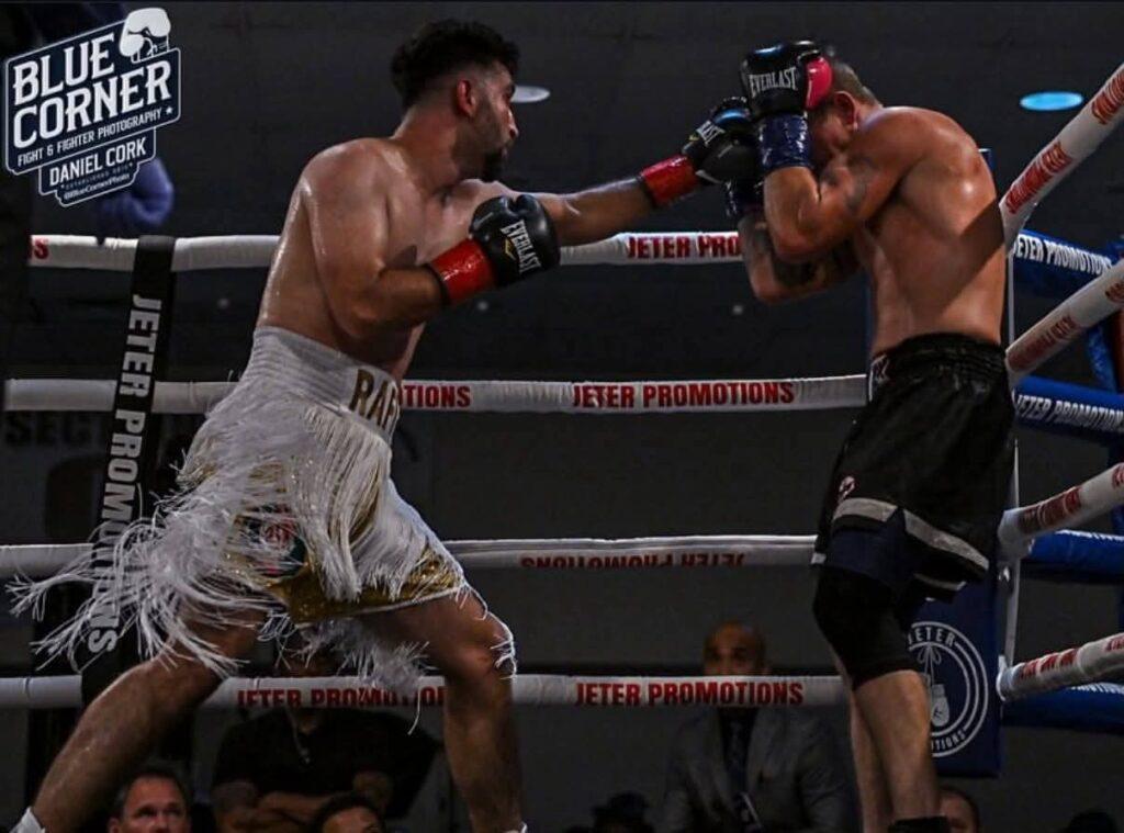 افغان سوک‌وهونکي رفیع یاري خپل امریکایي سیال ته ماته ورکړه