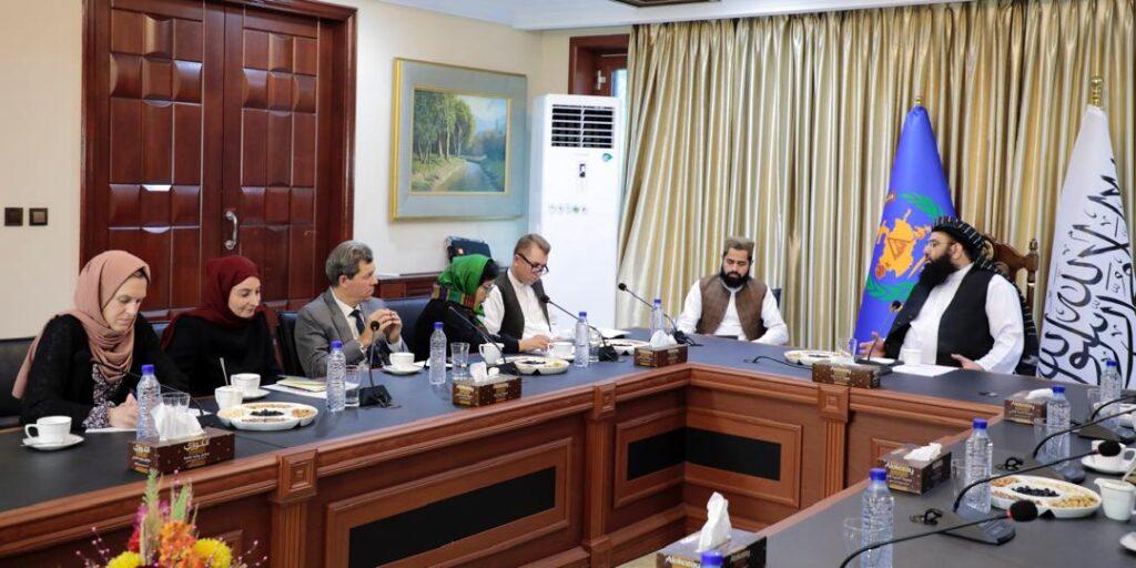 مولوي عبدالکبیر: د کډوالۍ انګېزې ختمولو لپاره مو ستراتیژي جوړه کړې