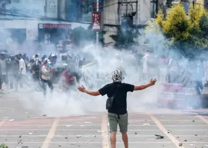 نیپال پس از کشته شدن ۱۹ تن در اعتراضات ممنوعیت رسانه‌های اجتماعی را لغو کرد