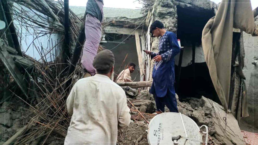 Kunar, Nangarhar quake: Sympathy, aid pours in