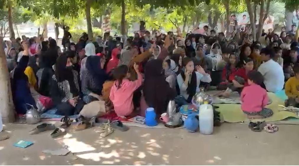 فشار بر مهاجرین افغان در پاکستان؛ بازداشت و اخراج بی‌رحمانه