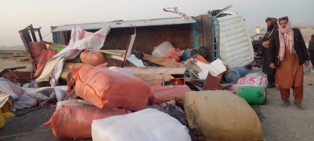 غزني کې د ترافيکي پېښې له امله ۲۰ کسانو ته مرګ‌ژوبله اوښتې