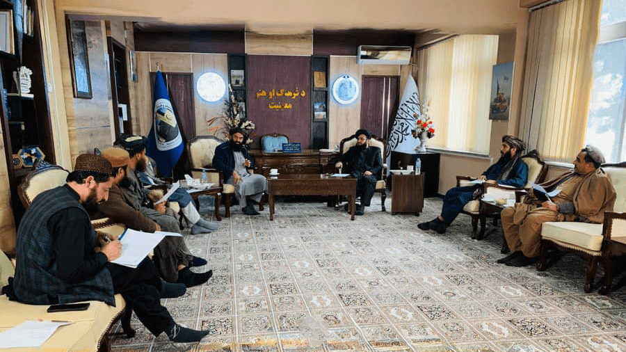 د اطلاعات او فرهنګ وزارت: د اشخاصو په نومونو د څلورلارو، واټونو او عامه ځایونو له نومولو دې ډډه وشي